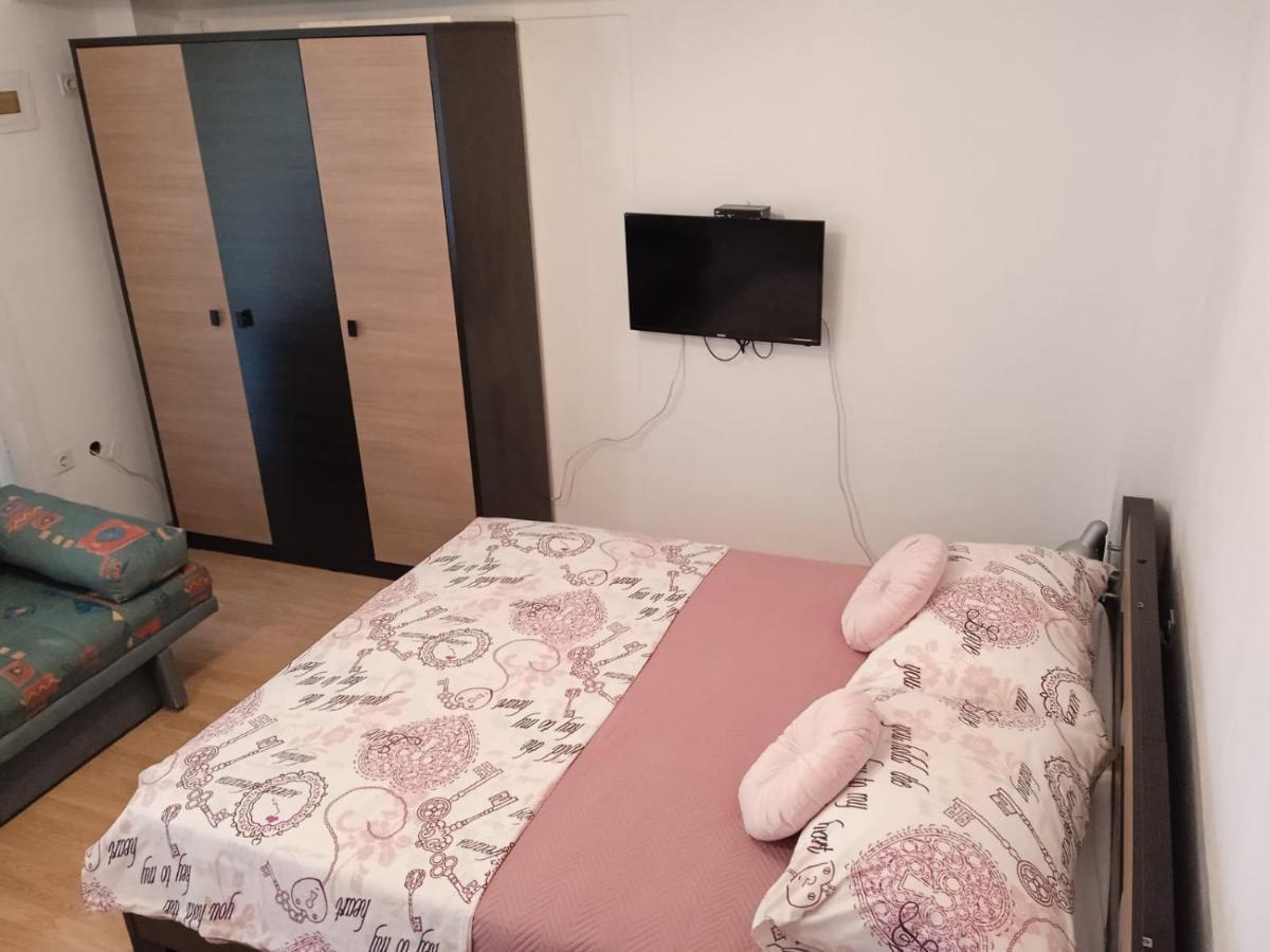 Pelivan Apartments Каштела Екстер'єр фото