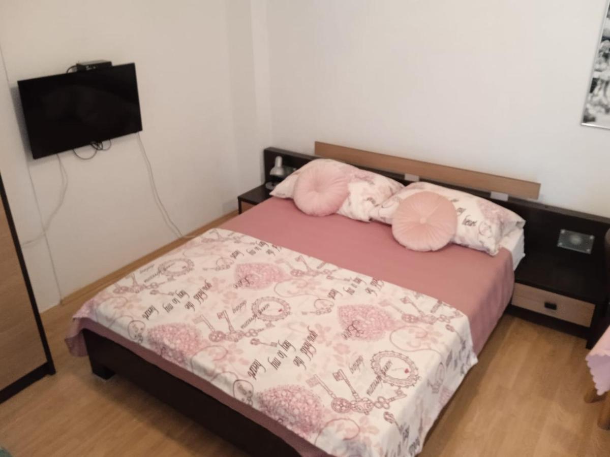 Pelivan Apartments Каштела Екстер'єр фото