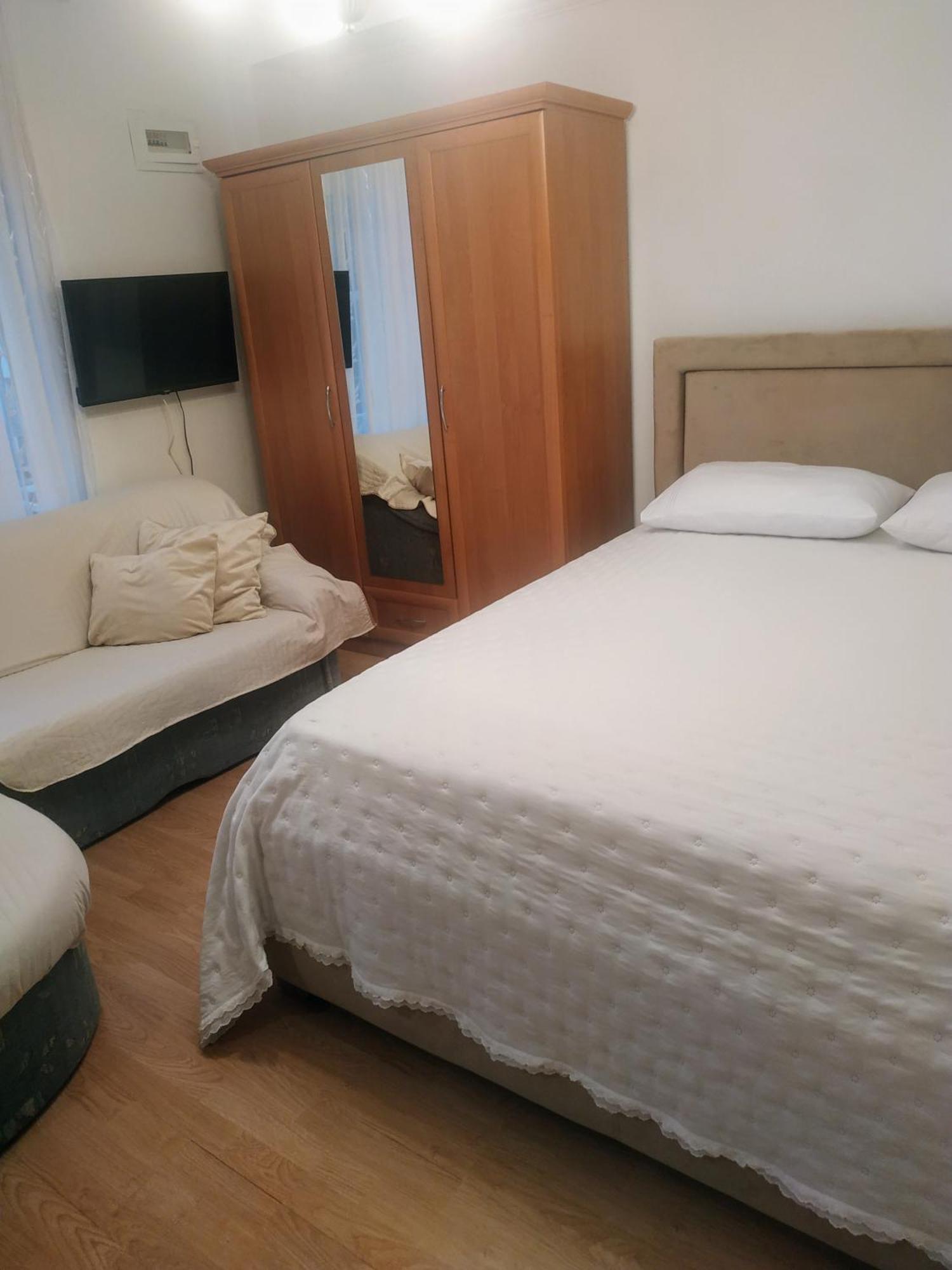 Pelivan Apartments Каштела Екстер'єр фото