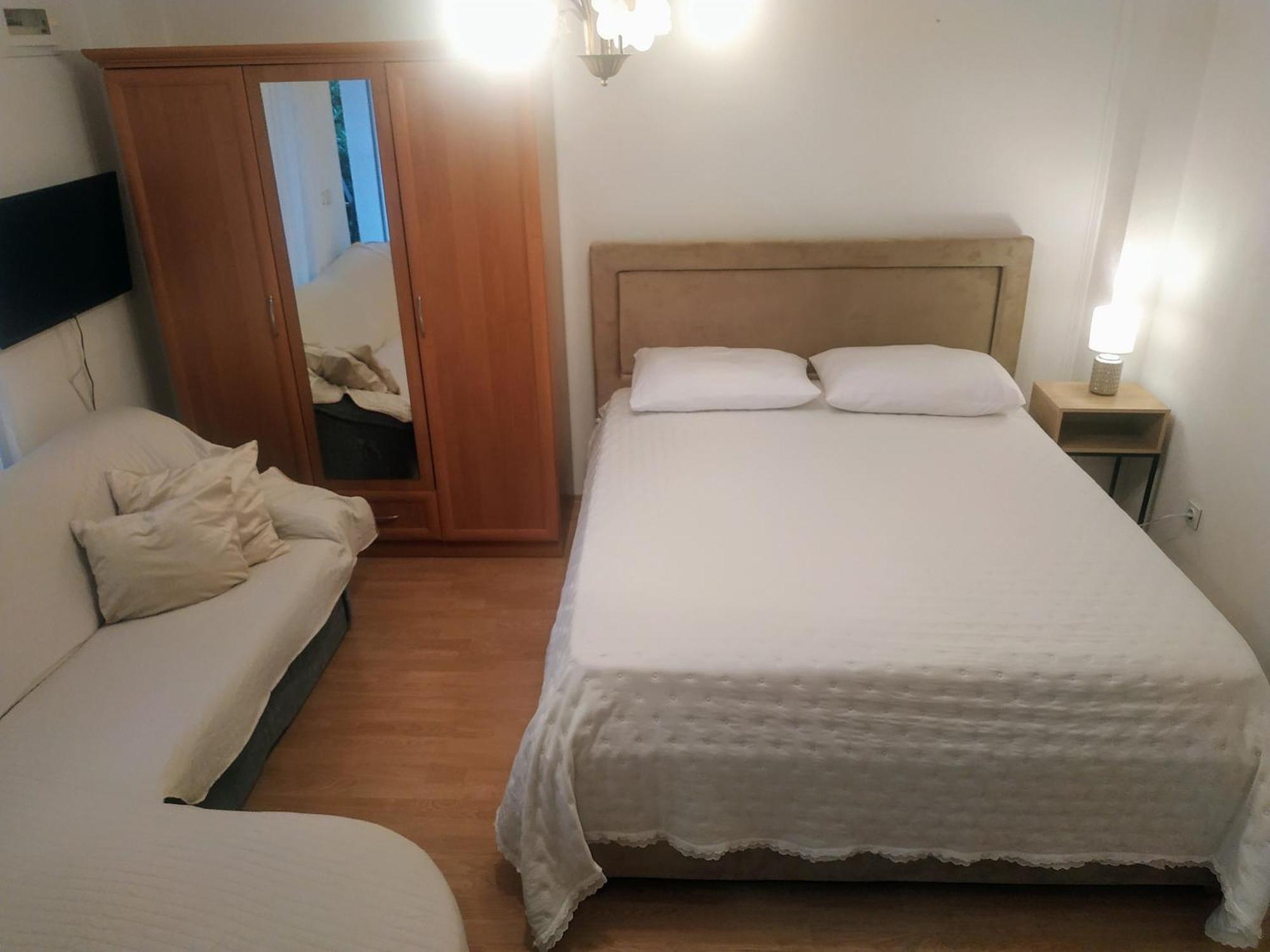 Pelivan Apartments Каштела Екстер'єр фото